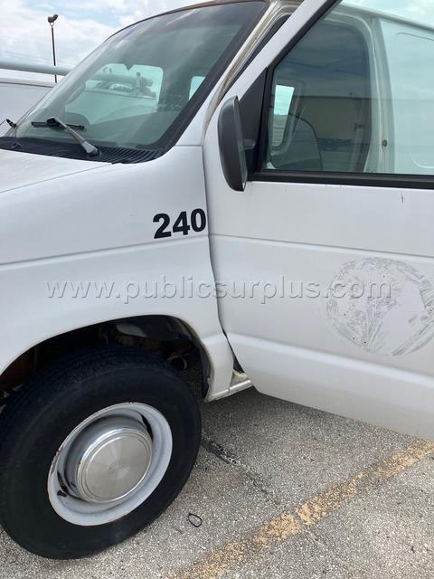 2001 Ford 3/4 Van