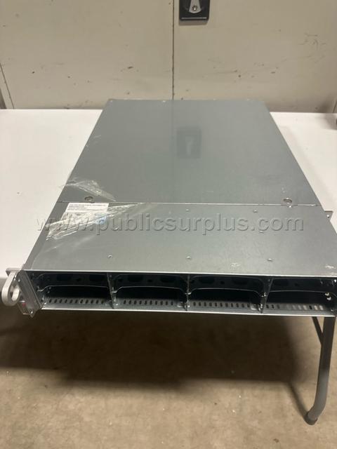 Server Supermicro CSE826