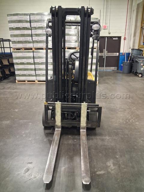 2006 3-WHEEL YALE FORKLIFT