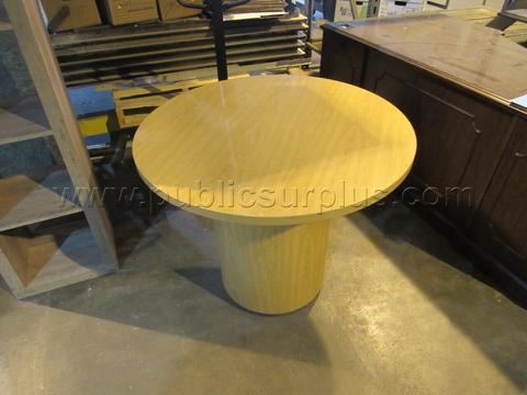 Lot 894 Round Table