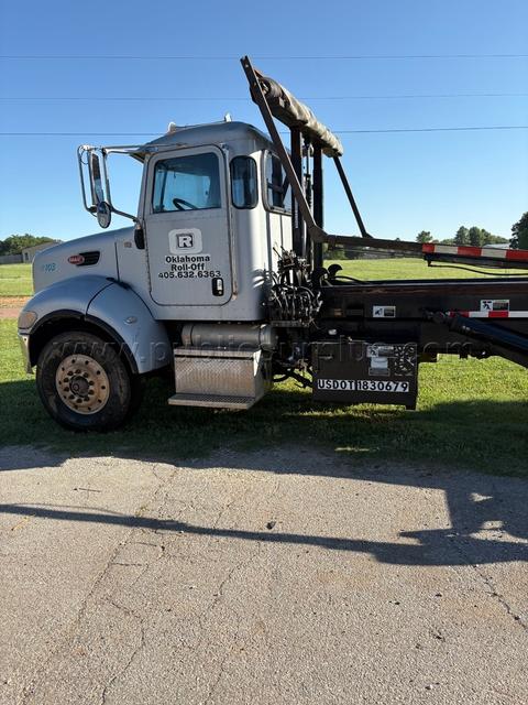 Roll Off Truck 2005 Peterbilt