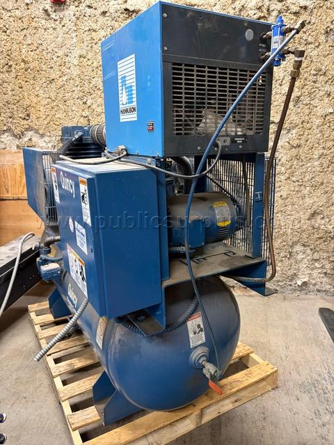 AIR COMPRESSOR