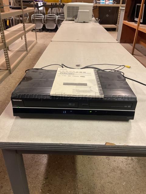 Toshiba DVD/VCR Combo Lot # 4712