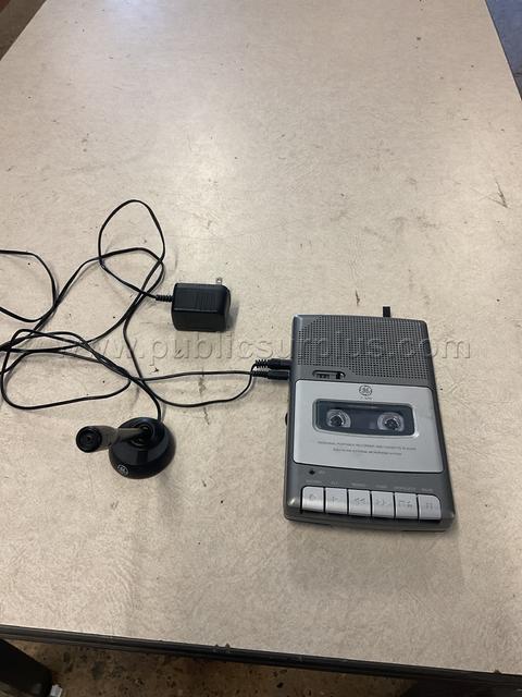 GE Portable Cassette Player Lot # 4728