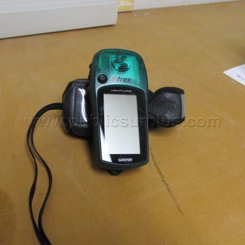 2 Garmin GPS