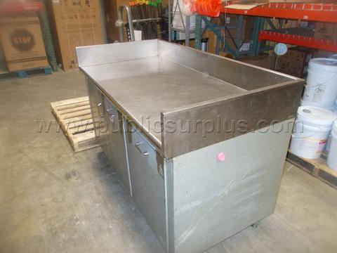 KITCHEN PREP TABLE